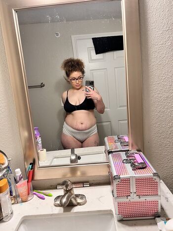 Full leaked Mo monroe private photo