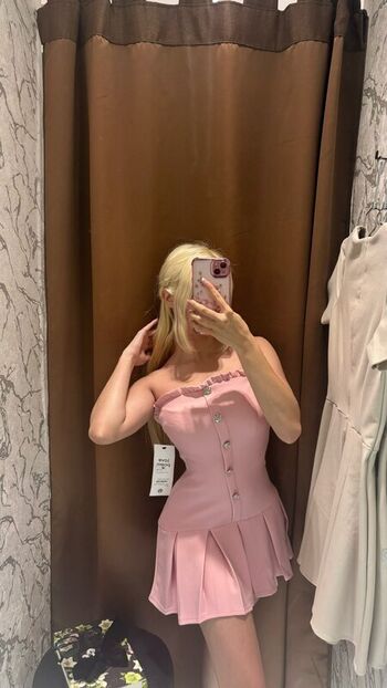 Full leaked Mochidolll private photo
