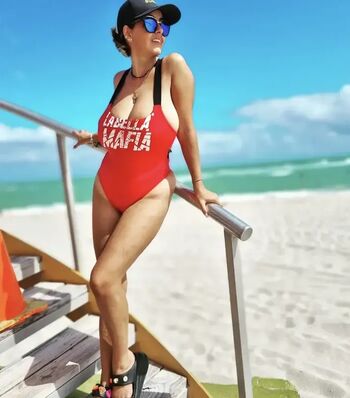 Full leaked Modelmelina private photo