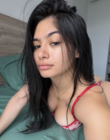 Full leaked Mollyaira private photo