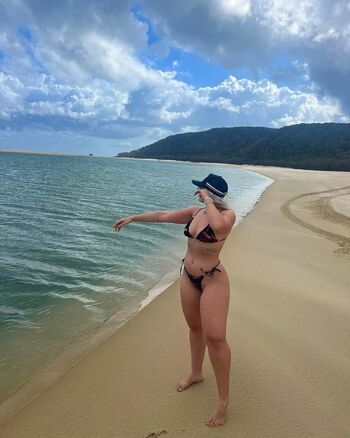 Full leaked Mollyymae private photo