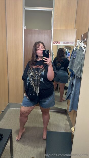 Full leaked Mommagerth page private photo