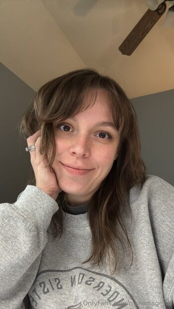 Full leaked Mommagerth private photo