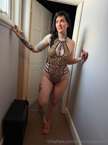 Full leaked Mommmypeach private photo