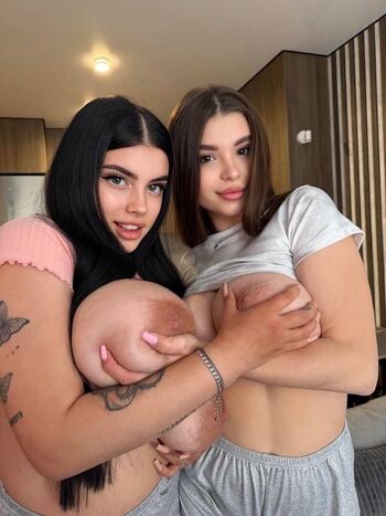 Full leaked Mona milk private photo