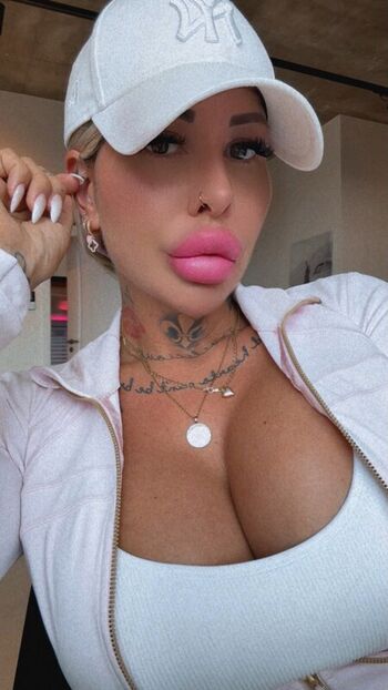 Full leaked Monamonique private photo