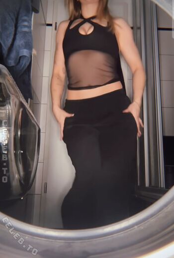 Full leaked Monawithoutlisa private photo