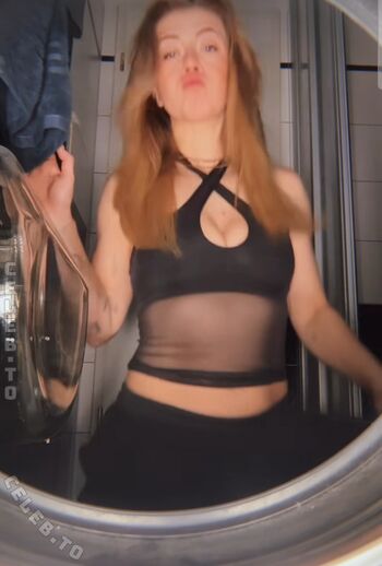 Full leaked Monawithoutlisa private photo