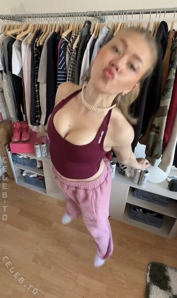 Full leaked Monawithoutlisa private photo