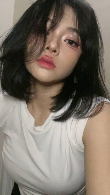 Full leaked Monchymoon page private photo