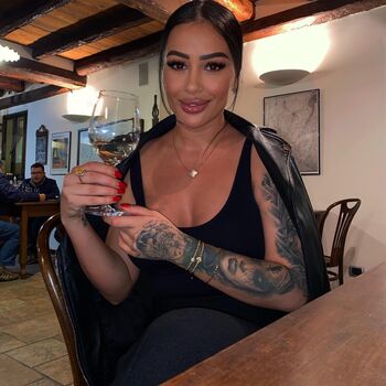 Full leaked Monicasuarez private photo