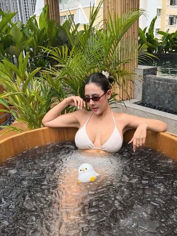 Full leaked Moojaew private photo