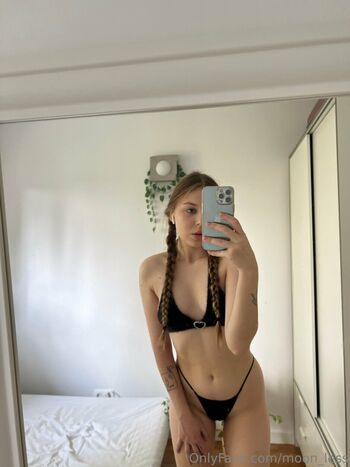 Full leaked Moon less page private photo