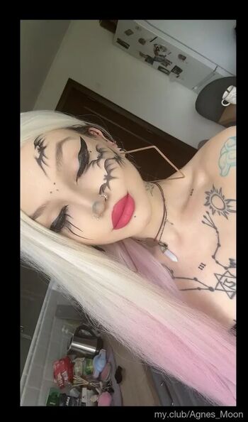 Full leaked Moonagnes private photo