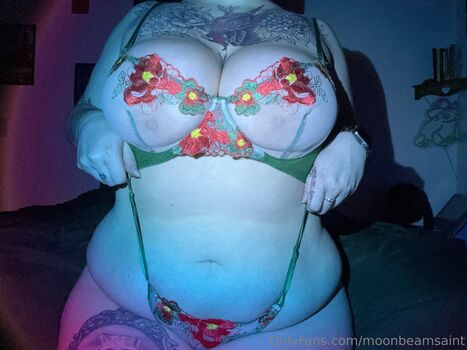 Full leaked Moonbeamsaint private photo