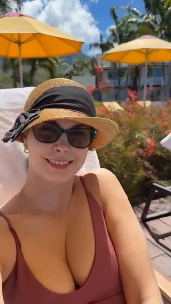 Full leaked Morena baccarin private photo