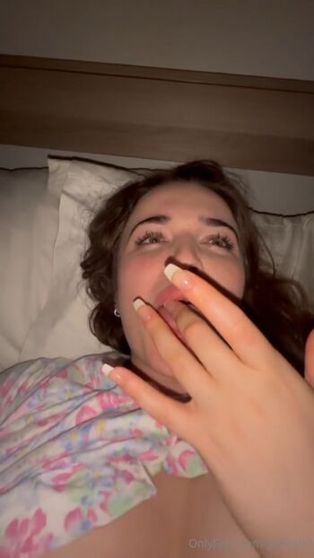 Full leaked Moroccan cutie private photo