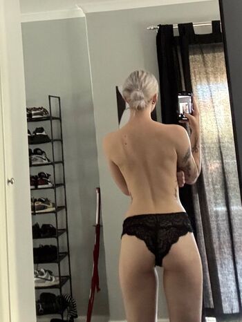 Full leaked Moshpitmi private photo