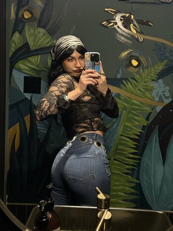 Full leaked Mothmanhunny private photo