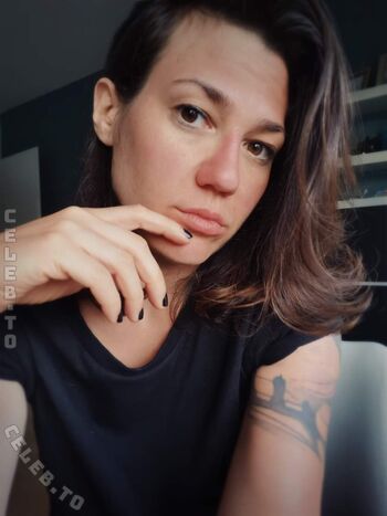Full leaked Mrs crispy private photo