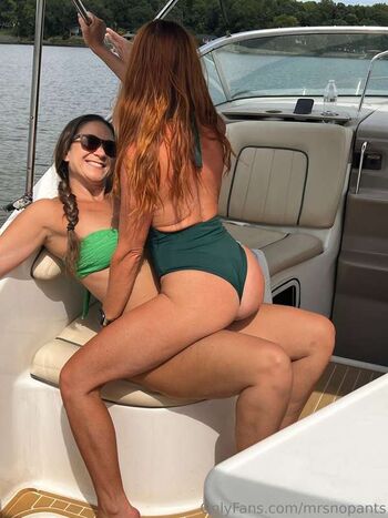 Full leaked Mrs no pants private photo