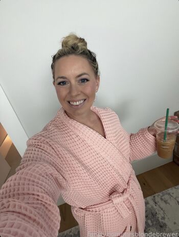 Full leaked Mrsblondebrewer private photo