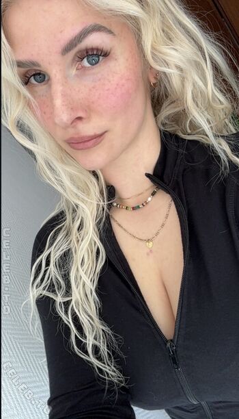 Full leaked Mrssecret private photo