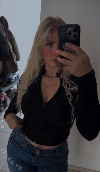 Full leaked Mrssecret private photo