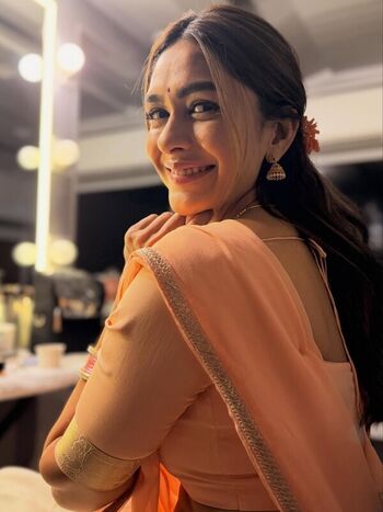 Full leaked Mrunal thakur private photo