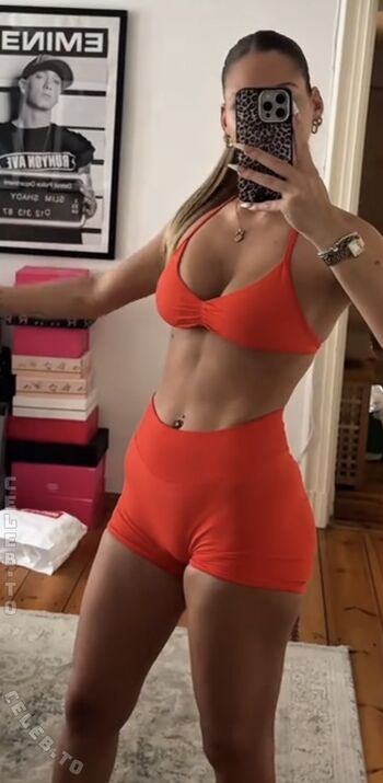 Full leaked Mthlara private photo