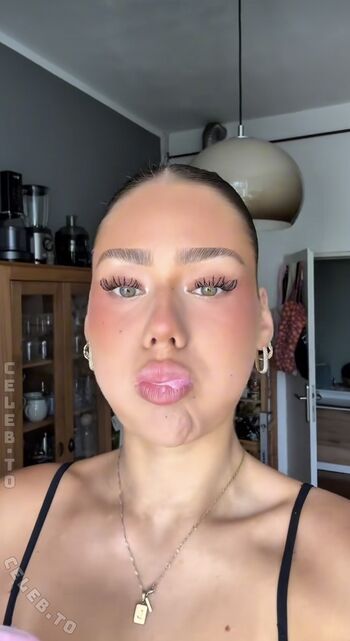 Full leaked Mthlara private photo