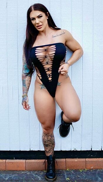Full leaked Muscle bombshell private photo
