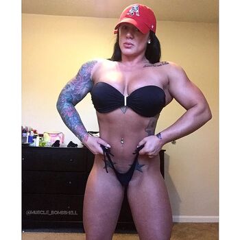 Full leaked Muscle bombshell private photo