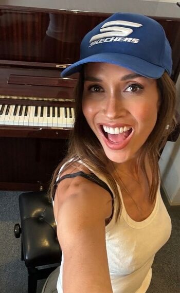 Full leaked Myleene klass private photo