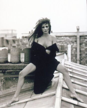 Full leaked Mylene farmer private photo
