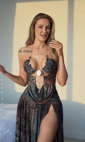 Full leaked Mymiapage private photo