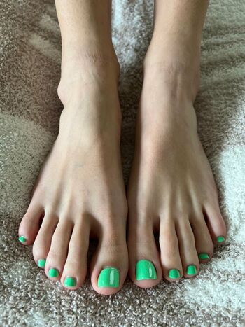 Full leaked Myposedtoes private photo