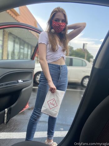Full leaked Myramoans private photo