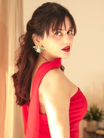 Full leaked Nainsi singh private photo