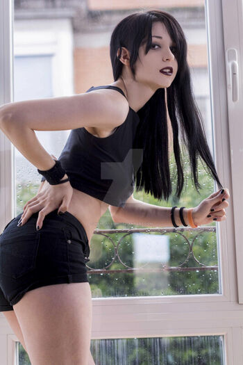 Nami Ayashi