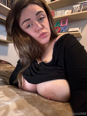 Full leaked Nanayss private photo