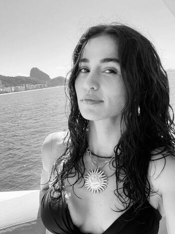 Nanda Costa