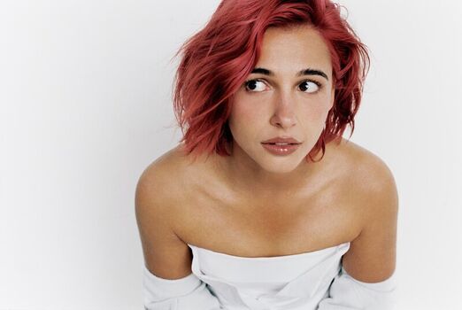 Full leaked Naomi scott private photo