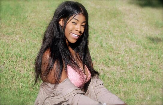 Naomi Simone