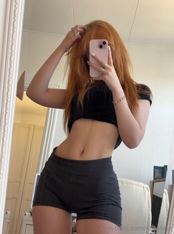 Full leaked Natahrie private photo