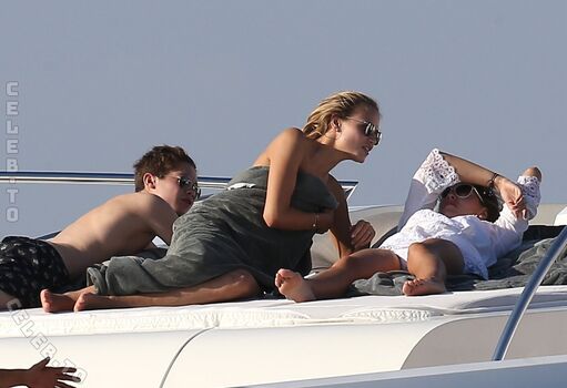 Full leaked Natasha poly page private photo