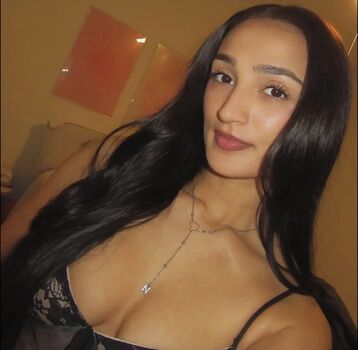 Full leaked Nazanine bakhtiar private photo