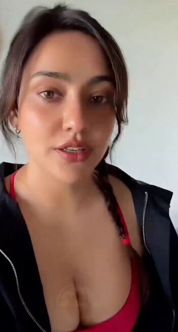Full leaked Neha sharma private photo