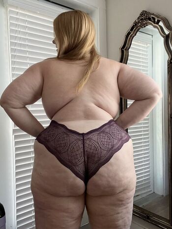 Full leaked Nerdycurvyandthriving private photo