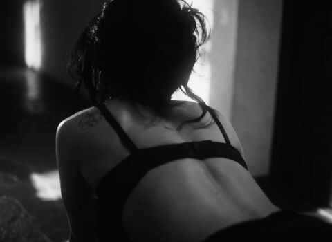Nessa Barrett